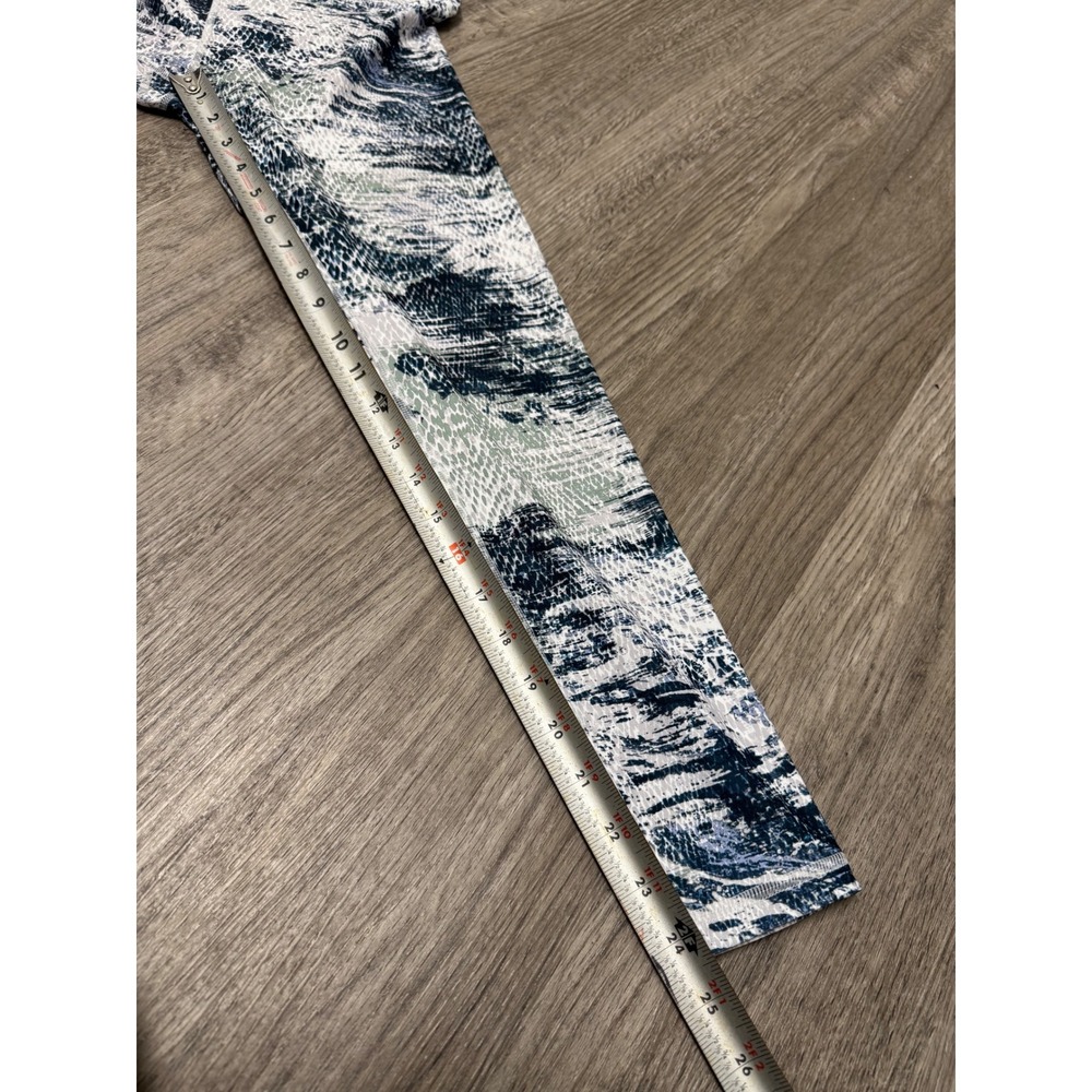 Fabletics Womens Blue White Snakeskin Fossil Powerhold Print Leggings Sz S - Picture 6 of 7